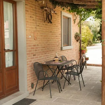 Pratovalle Фермерский дом